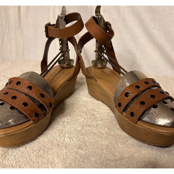 G.H. Bass & Co Leather Upper Ankle Strap Sandals Size 7.5M Brown & Metallic - Picture 7 of 12